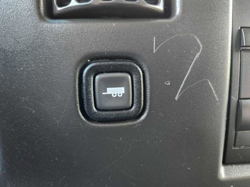 Used 2017 Chevrolet Express 2500 image 20