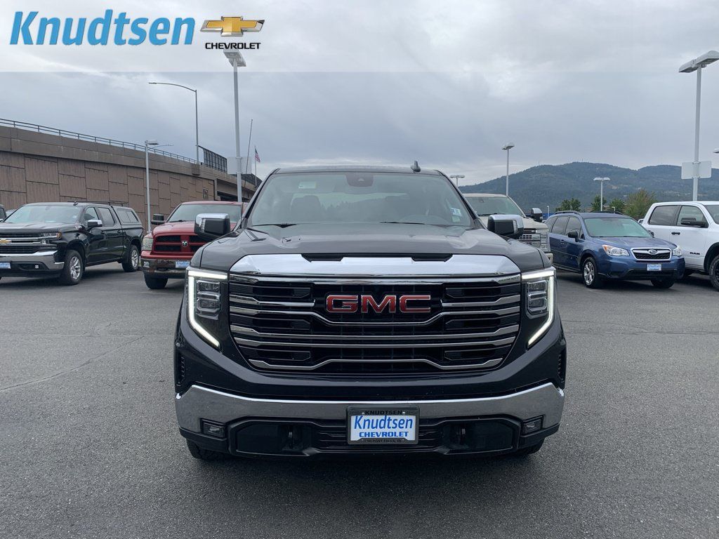 Used 2025 GMC Sierra 1500 SLT AWD/4WD image 2
