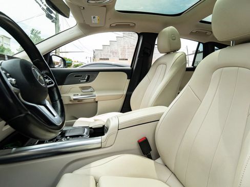 Used 2022 Mercedes-Benz GLA 250 4MATIC w/ Premium Package Lite image 32