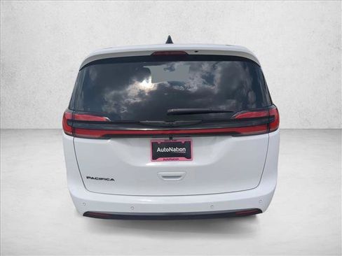 New 2026 Chrysler Pacifica Select FWD image 8