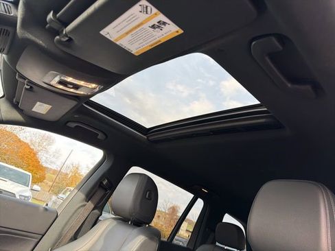 Used 2022 Mercedes-Benz GLS 450 4MATIC image 14