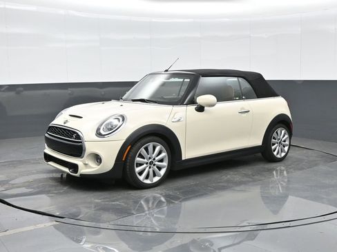 Used 2020 MINI Cooper S image 1
