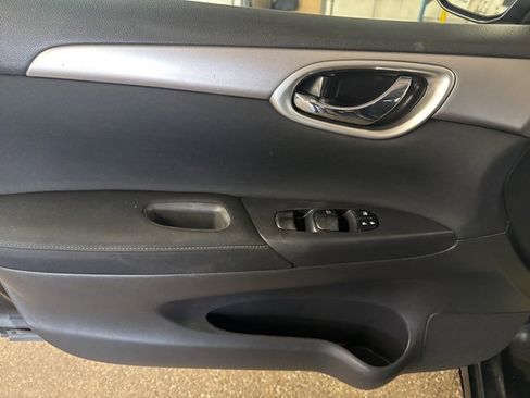 Used 2015 Nissan Sentra S image 10