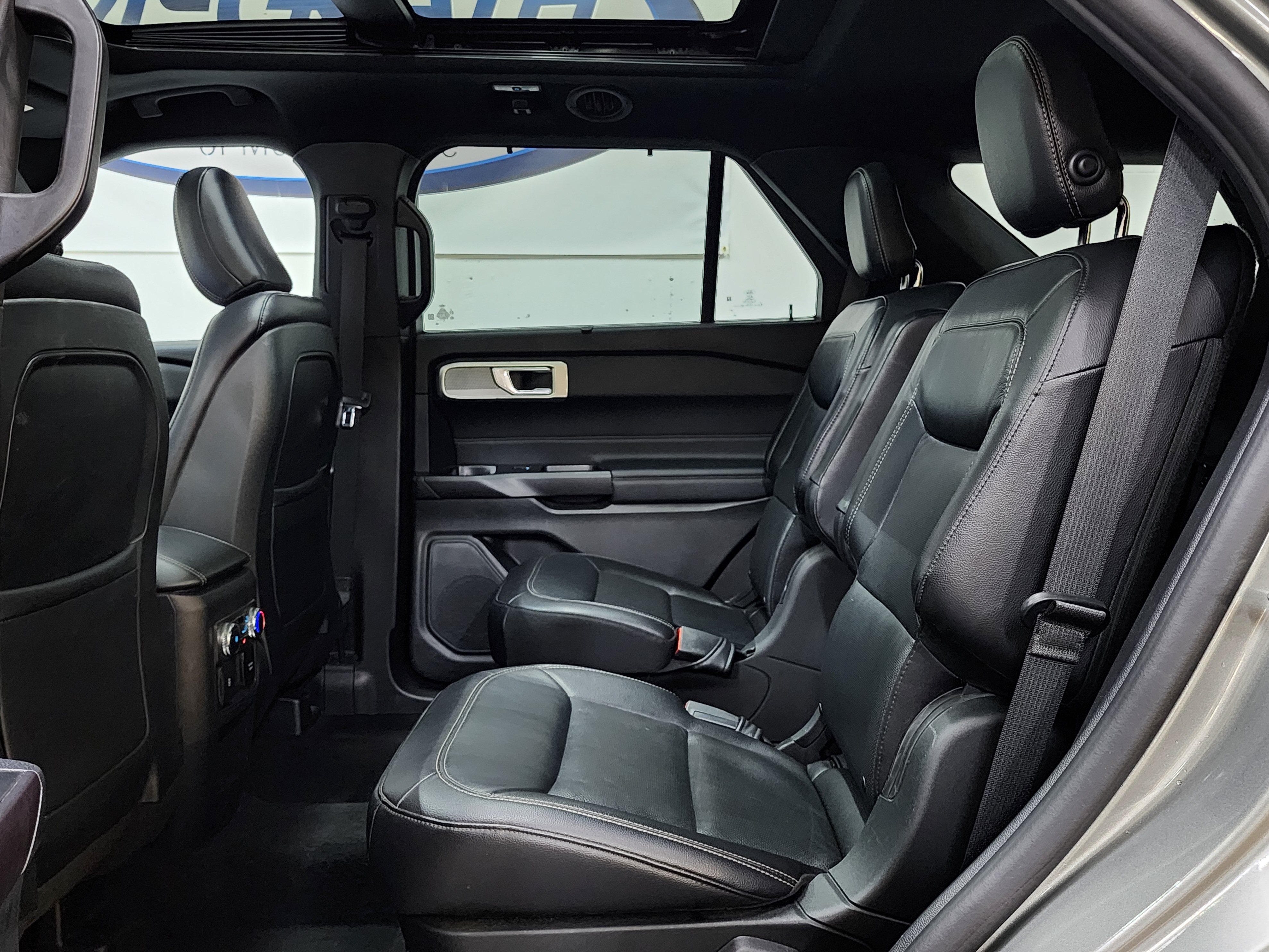 Used 2020 Ford Explorer Limited AWD/4WD image 18