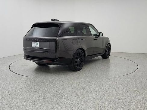 Used 2024 Land Rover Range Rover SE AWD/4WD image 5
