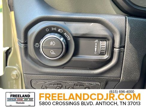 New 2025 Jeep Gladiator Mojave w/ Convenience Group image 18