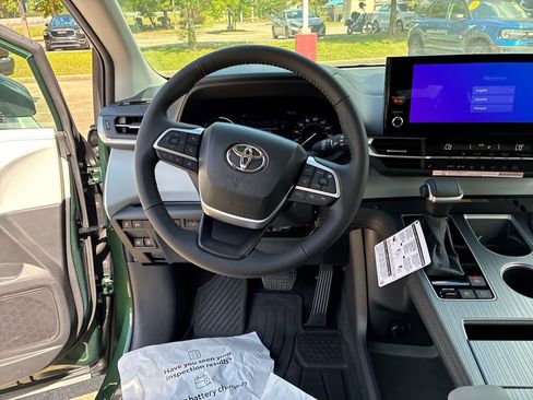 New 2026 Toyota Sienna XLE FWD image 21