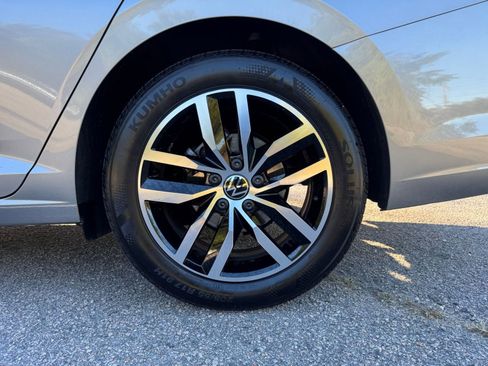 Used 2025 Volkswagen Jetta SE image 24