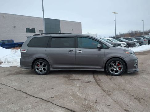 Used 2015 Toyota Sienna SE Premium image 9