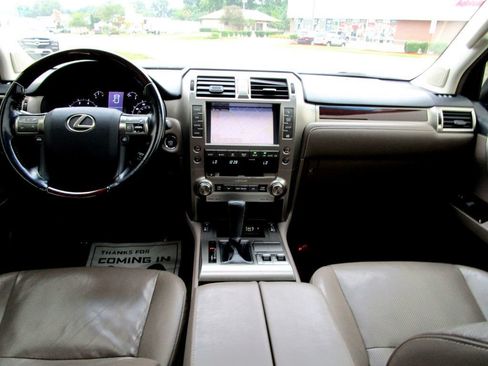 Used 2018 Lexus GX 460 Premium w/ Premium Package AWD/4WD image 4