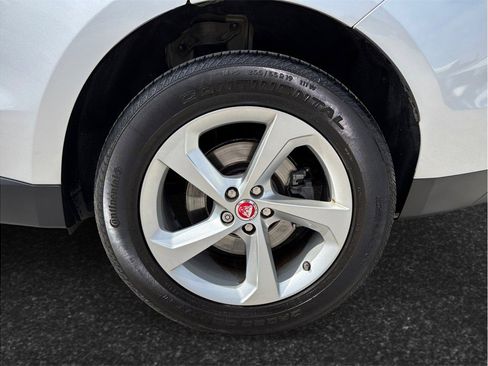 Used 2018 Jaguar F-PACE Premium image 15