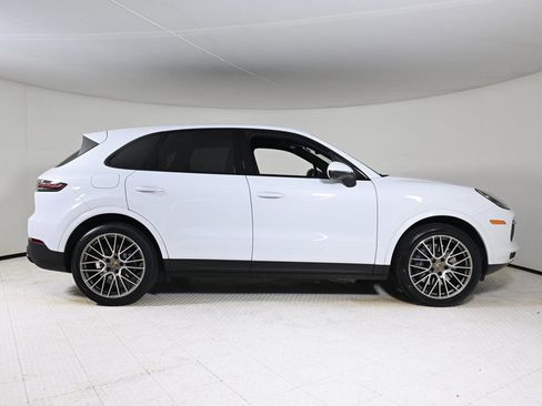 Used 2023 Porsche Cayenne Platinum Edition image 8