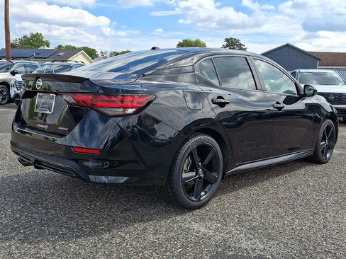 Certified 2022 Nissan Sentra SR w/ Midnight Edition FWD image 6