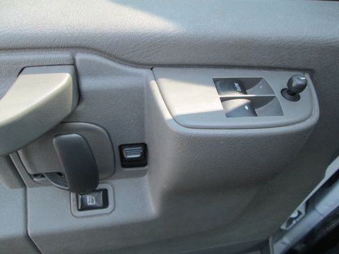 Used 2020 Chevrolet Express 2500 w/ Driver Convenience Package image 9