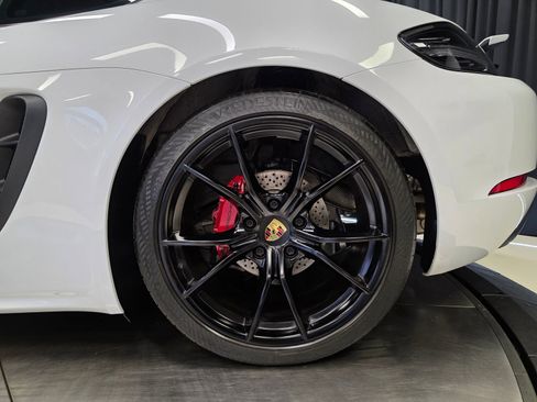 Used 2017 Porsche 718 Cayman RWD image 41
