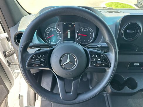 Used 2024 Mercedes-Benz Sprinter 2500 image 14
