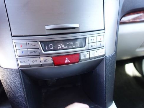 Used 2012 Subaru Outback 3.6R Limited image 18