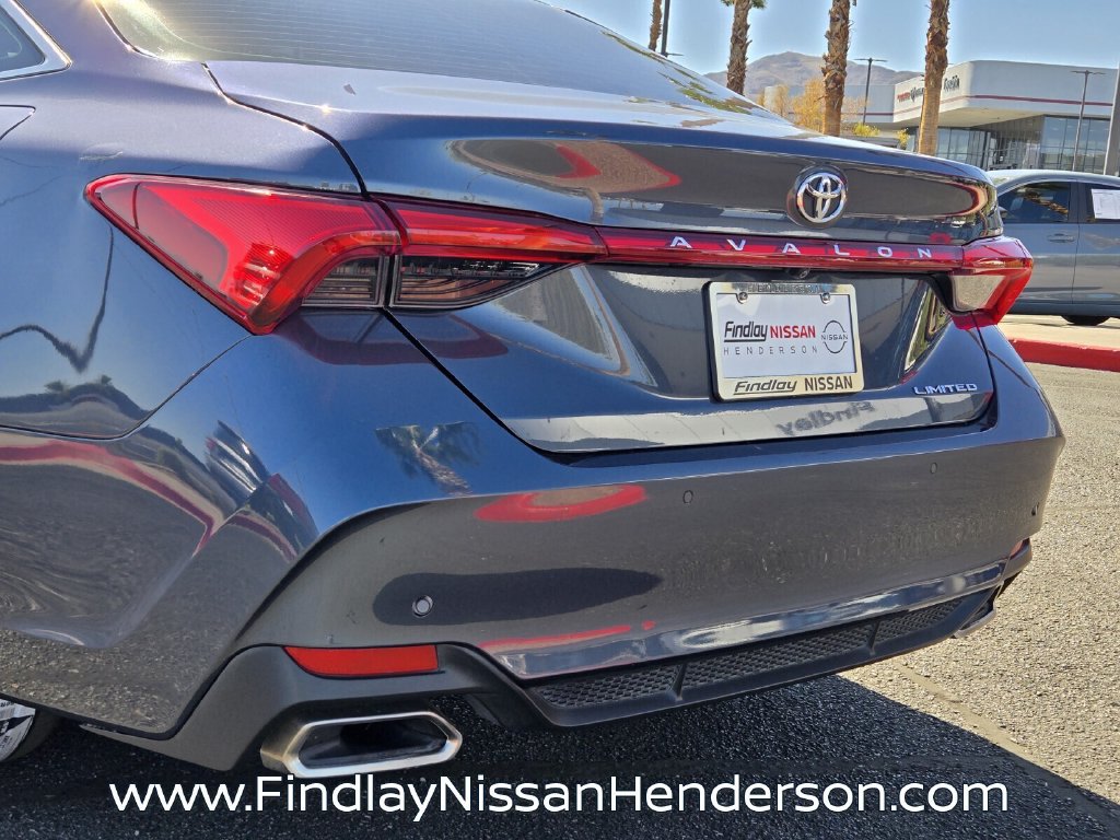 Used 2019 Toyota Avalon Limited w/ Advanced Safety Package FWD image 5