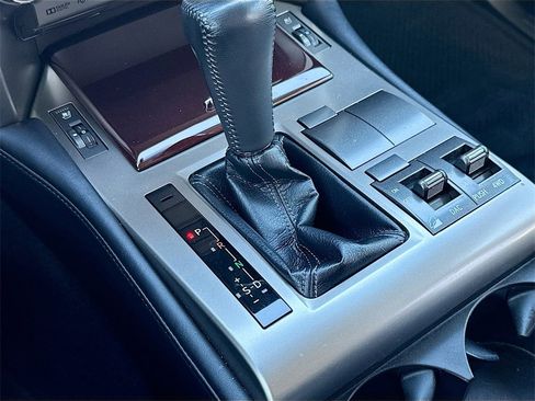 Used 2018 Lexus GX 460 image 18