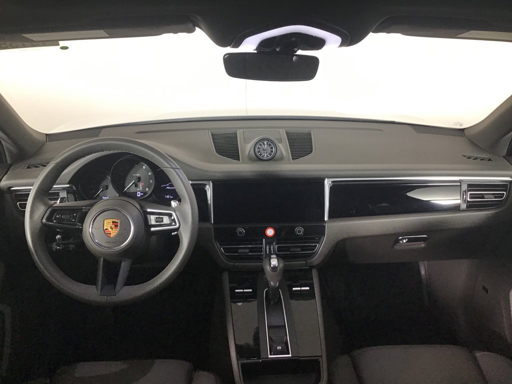 Certified 2026 Porsche Macan AWD/4WD image 25