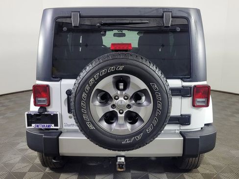 Used 2018 Jeep Wrangler Unlimited Sahara image 7