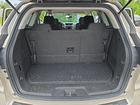 Used 2016 Chevrolet Traverse LT FWD image 13
