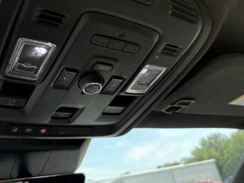 Used 2023 Cadillac Escalade ESV Sport Platinum AWD/4WD image 15