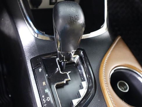Used 2015 Toyota Avalon Limited FWD image 25