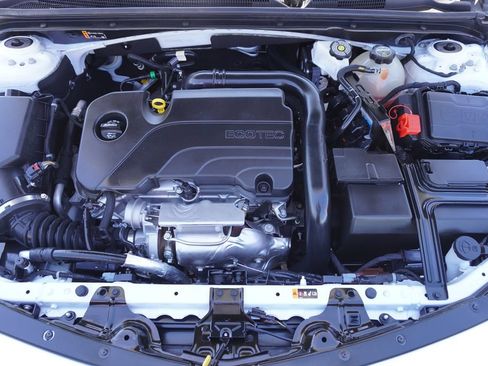 Used 2025 Chevrolet Malibu RS FWD image 23