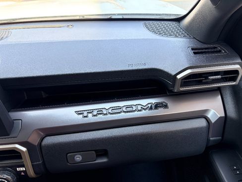 Used 2026 Toyota Tacoma TRD Off-Road AWD/4WD image 32