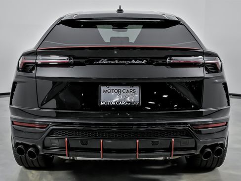 Used 2020 Lamborghini Urus image 11