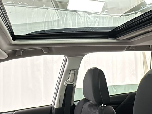 Used 2022 Subaru Forester Premium image 36