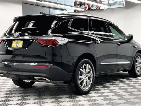 Used 2023 Buick Enclave Essence w/ Experience Buick Package FWD image 12
