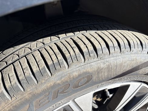 Used 2025 Volvo XC60 B5 Plus image 12