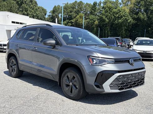 Certified 2025 Volkswagen Taos S FWD image 9