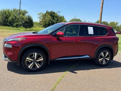 Used 2023 Nissan Rogue Platinum w/ Platinum Premium Package FWD image 3