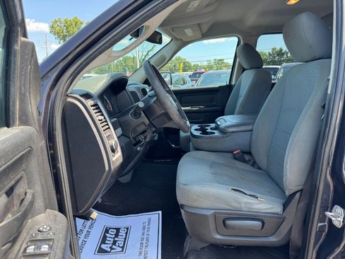 Used 2018 RAM 1500 ST w/ SXT Appearance Group AWD/4WD image 15
