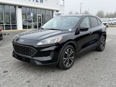 Used 2022 Ford Escape SE w/ SE Sport Appearance Package image 9