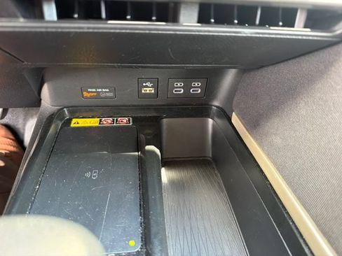 Used 2025 Toyota Camry LE FWD image 33