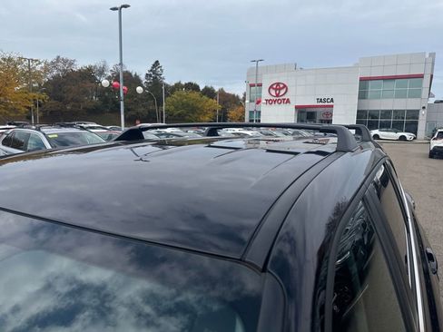 Used 2024 Toyota Highlander LE image 45