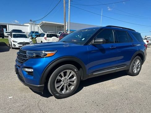 Used 2020 Ford Explorer XLT w/ Equipment Group 202A AWD/4WD image 1