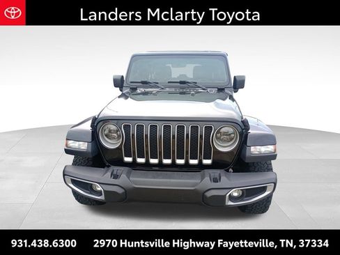 Used 2018 Jeep Wrangler Unlimited Sahara AWD/4WD image 2