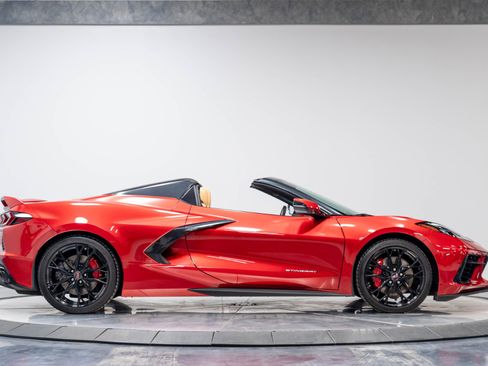 Used 2023 Chevrolet Corvette Stingray Preferred Conv w/ Z51 Performance Package RWD image 19