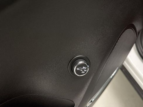 Used 2022 Buick Envision Essence w/ Technology Package I image 24