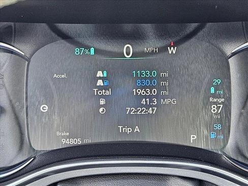 Used 2018 Chrysler Pacifica Limited w/ Advanced Safetytec Group FWD image 7