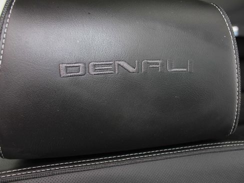 Used 2017 GMC Yukon Denali w/ Open Road Package image 32