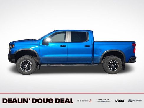 Used 2022 Chevrolet Silverado 1500 ZR2 w/ Technology Package AWD/4WD image 3