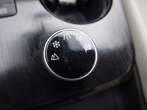 Used 2023 Nissan Rogue SV image 32