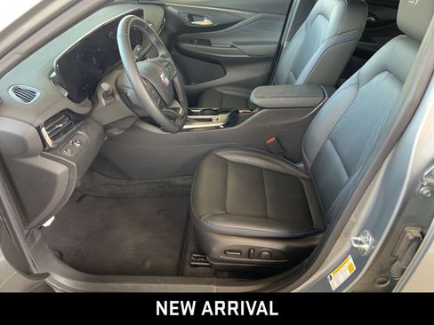 Certified 2024 Buick Envista Sport Touring w/ Convenience I Package image 4