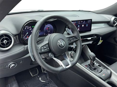 New 2024 Alfa Romeo Tonale Ti image 14